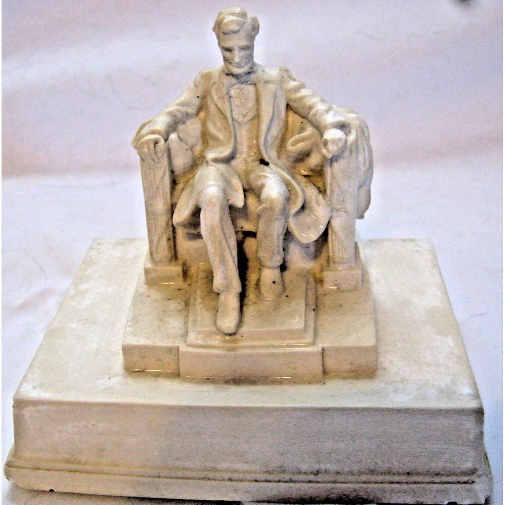 VTG SEBASTIAN ABRAHAM LINCOLN FIGURINE NICE DESIGN 4" wide 3"long 4"tall